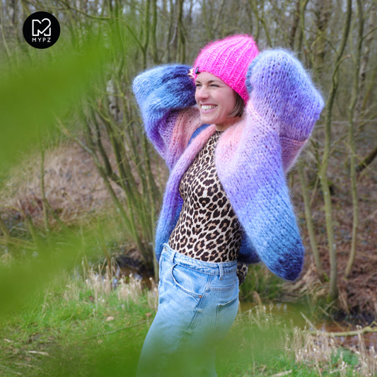 Kit de tricot – Cardigan en mohair épais MYPZ Blue Sky n°15 (ENG-NL-DE-FR-ES)