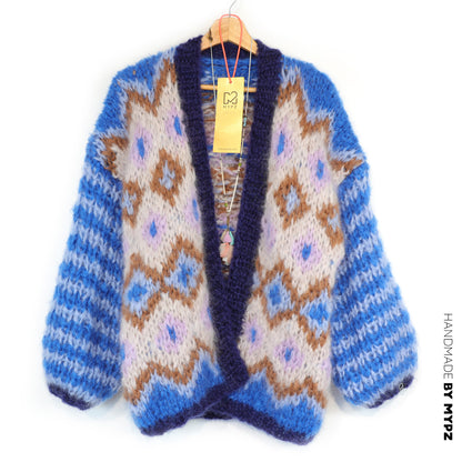 Patron de tricot – Veste en mohair épais Alpine Breeze No.12 (ENG-DE-NL-ES-FR-IT-DA-SV-NO)