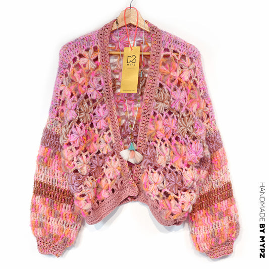 Patron de crochet - cardigan court Wildflower Pecan de MYPZ (ENG-DE-NL-ES-FR-IT-DA-SV-NO)